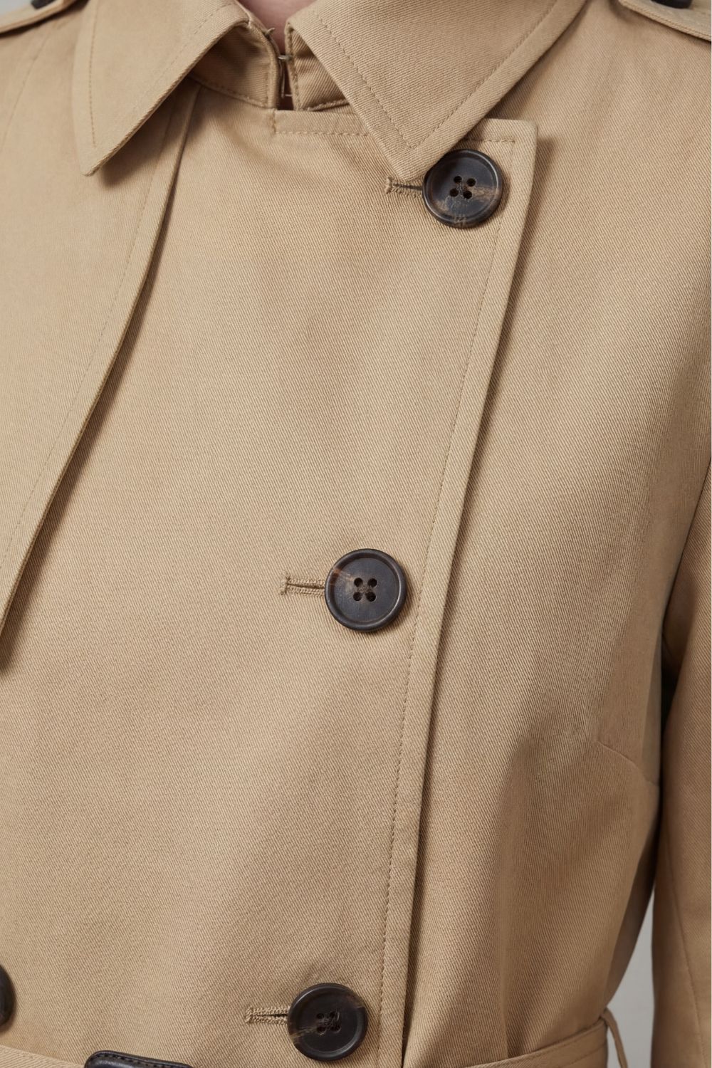 Sorellia – Timeless Double-Breasted Trench Coat