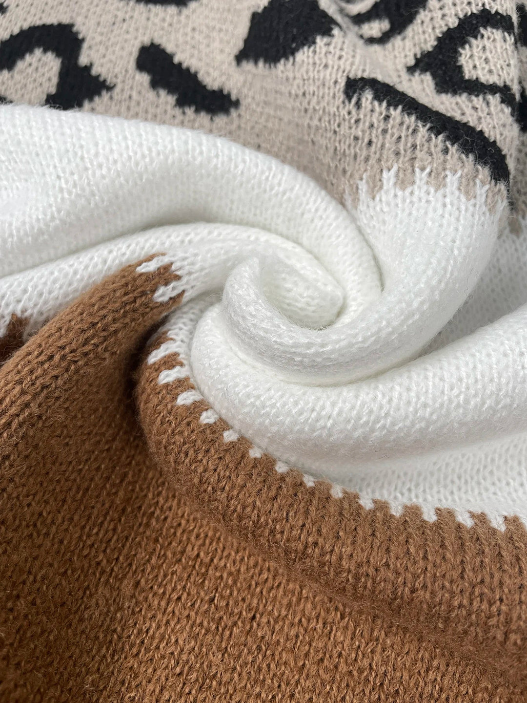 Jade – Comfortable Modern Jumper – image 3